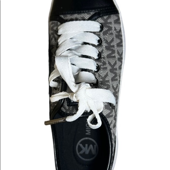 Michael Kors Shoes - Picture 9 of 11